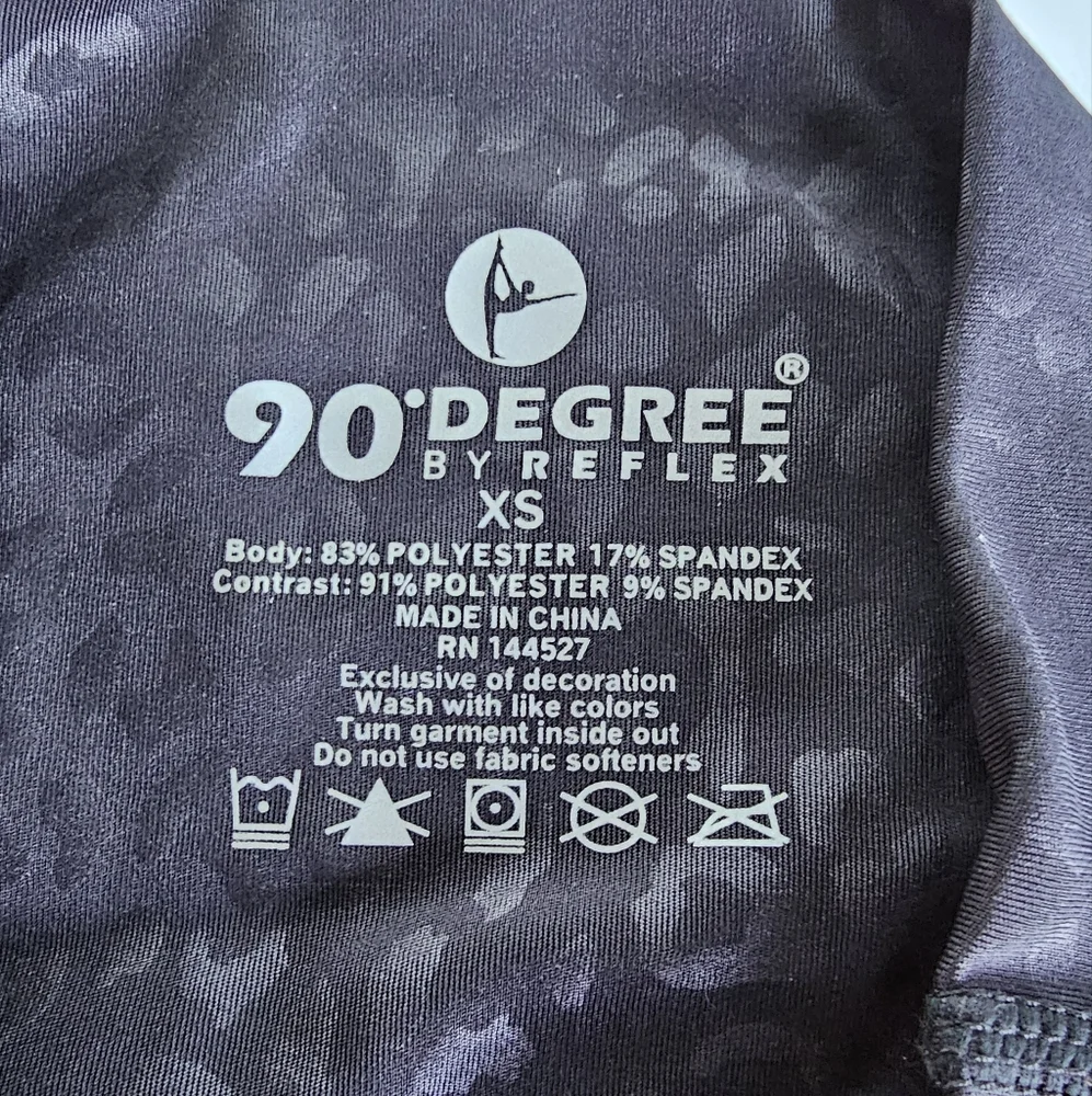 90° Night Leopard Capri Leggings NWT - Picture 5 of 7